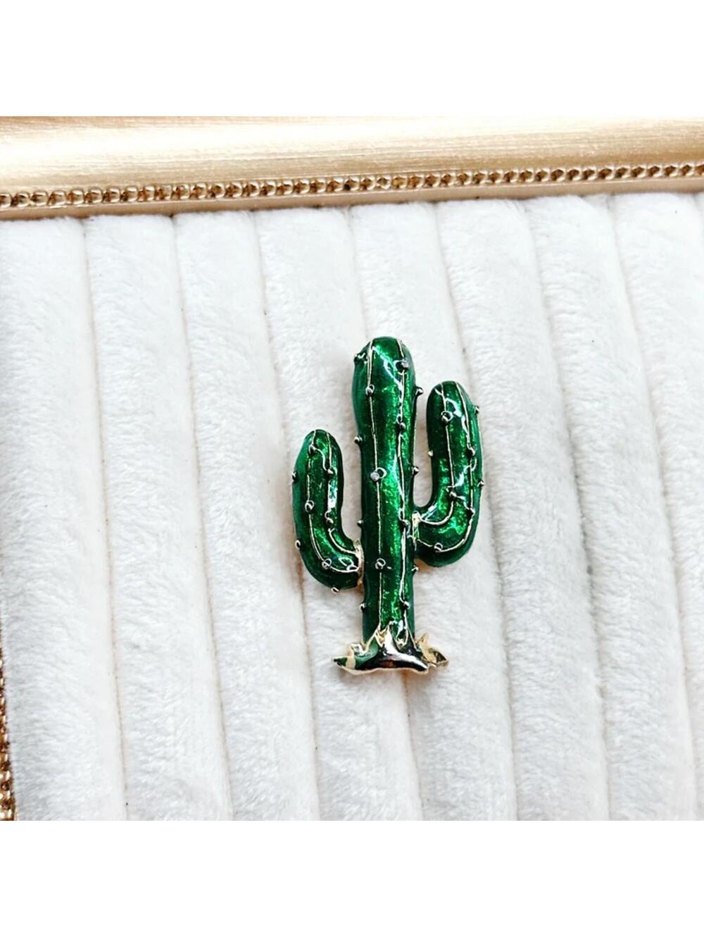 5262gc. Green Cactus Brooch Southwest